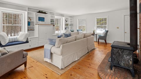 House, 3 Bedrooms | Living area | Smart TV