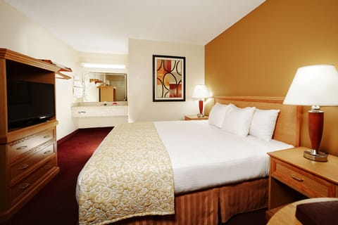 Classic Room, 1 King Bed | Iron/ironing board, free WiFi, bed sheets, alarm clocks