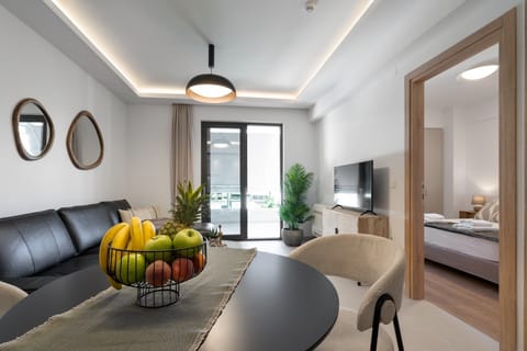 Deluxe Apartment | Private kitchen | Full-size fridge, oven, stovetop, dishwasher