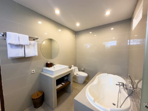 Villa 2 Bedroom, Garden View with Free Daily Afternoon Tea | Bathroom | Separate tub and shower, free toiletries, hair dryer, bathrobes