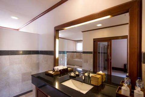 One Bedroom Pool Villa | Bathroom | Separate tub and shower, free toiletries, hair dryer, bathrobes