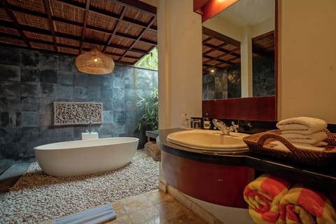 One-Bedroom Pool Villa | Bathroom | Combined shower/tub, hair dryer, towels, soap
