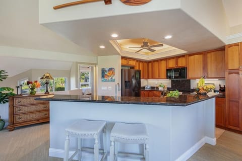 Condo, 3 Bedrooms | Private kitchen | Fridge, oven, coffee/tea maker, toaster