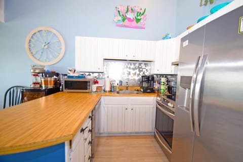 Condo, 3 Bedrooms | Private kitchen | Fridge, coffee/tea maker, toaster