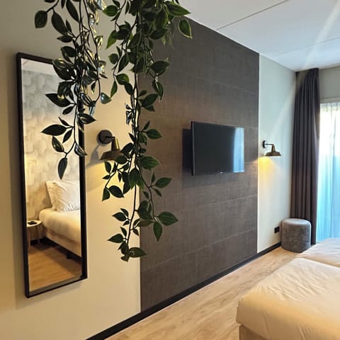Economy Quadruple Room, Private Bathroom | Hypo-allergenic bedding, in-room safe, desk, laptop workspace