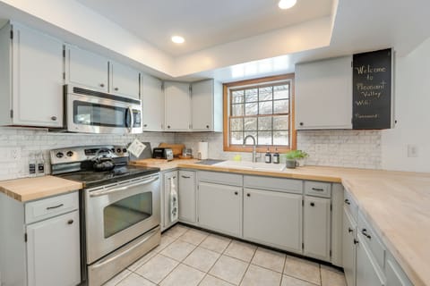 House (2 Bedrooms) | Interior