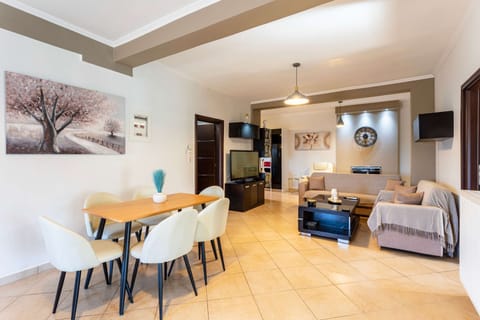 Apartment | 3 bedrooms, desk, Internet