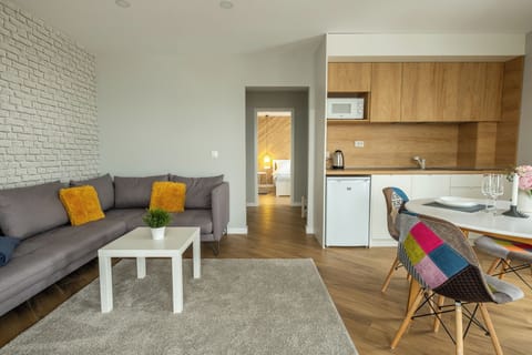 Apartment, 1 Bedroom, Balcony, Garden View | Living room