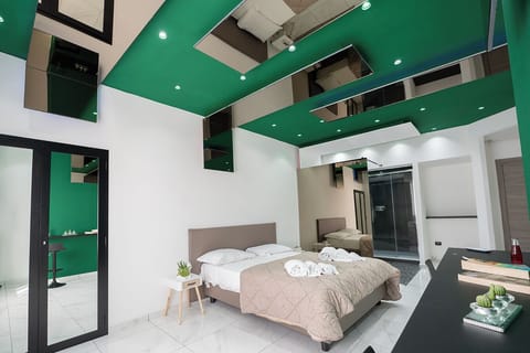Junior Studio Suite, City View, Annex Building | Desk, soundproofing, free WiFi, bed sheets