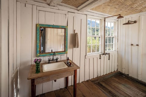 Family Studio Suite, Lanai, Mountain View | Bathroom | Hair dryer, towels, soap, shampoo