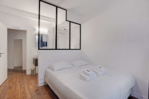 Apartment | 2 bedrooms, laptop workspace, bed sheets