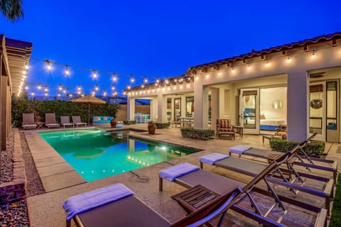 House | 6 bedrooms, high-speed internet