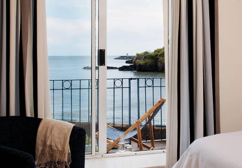 Individually decorated, free WiFi