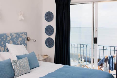 Individually decorated, free WiFi