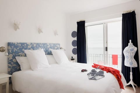 Individually decorated, free WiFi