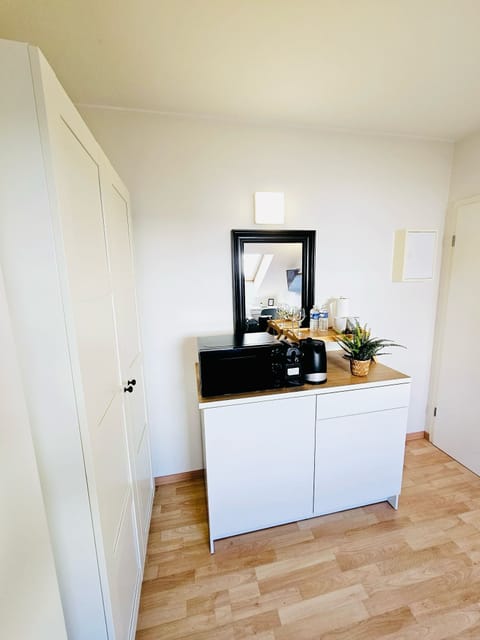 Iron/ironing board, free WiFi