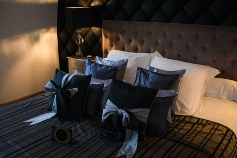 Superior Double Room, Garden View | In-room safe, blackout drapes, soundproofing, free cribs/infant beds