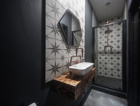 Shower, free toiletries, towels, soap