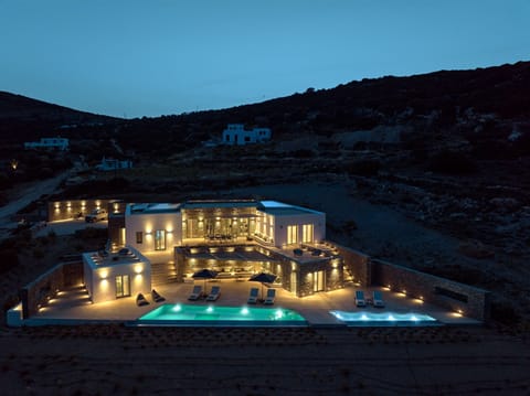 House, Smoking | 5 bedrooms, desk