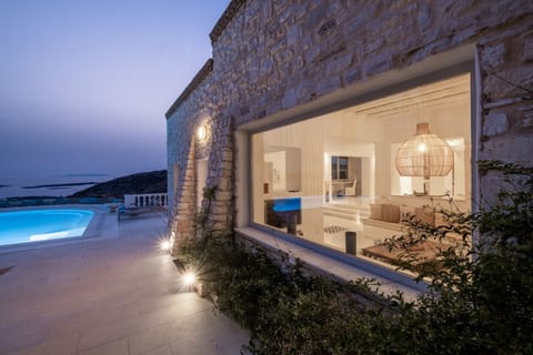 Villa | 5 bedrooms, desk
