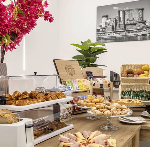 Daily buffet breakfast for a fee