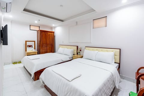Family Room | Free minibar, desk, laptop workspace, free WiFi