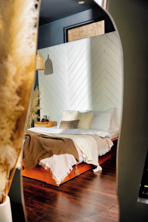 Deluxe Double Room, Mountain View | Soundproofing, free WiFi
