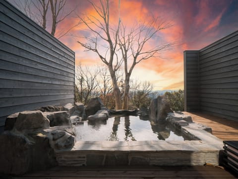 [Tegogawa]Twinroom with open-air bath, Non Smoking | Down comforters, in-room safe, desk, WiFi (free)