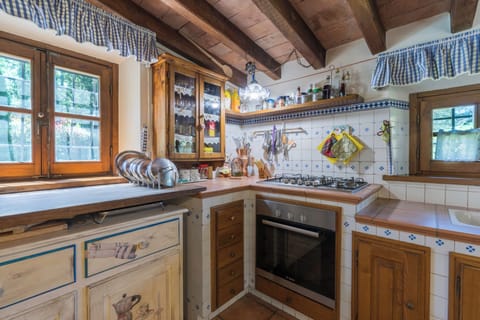 Villa, Garden View | Private kitchen | Fridge, microwave, oven, stovetop