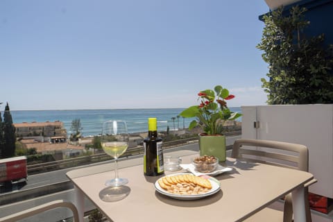Superior Double Room, Non Smoking, Sea View | Blackout drapes, soundproofing, WiFi (free)