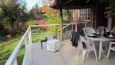House, 3 Bedrooms | Balcony