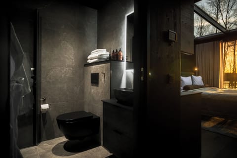 Exclusive Cabin, Lake View | Bathroom | Shower, free toiletries, hair dryer, bathrobes