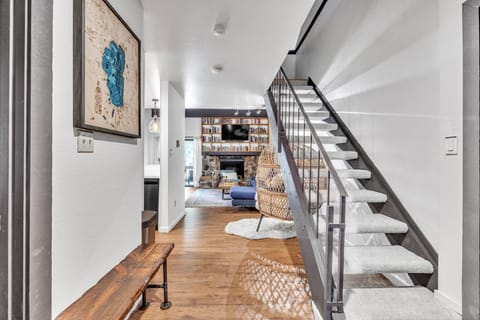 Condo, 2 Bedrooms | Interior