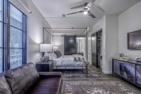 Studio (4 Bedrooms) | Interior