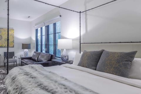 Studio (4 Bedrooms) | Interior