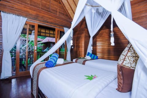 Standard Double Room, Garden View | Desk, soundproofing, free WiFi