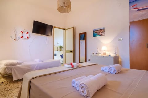 Apartment | 2 bedrooms, rollaway beds, free WiFi