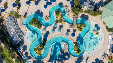 3 outdoor pools, pool umbrellas, sun loungers