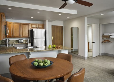 Villa, 1 Bedroom, Accessible | In-room dining