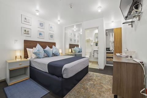 Economy Double Room | In-room safe, blackout drapes, iron/ironing board, free WiFi