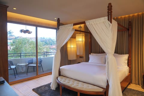 Serenity Balcony Room | Desk, rollaway beds, free WiFi, bed sheets