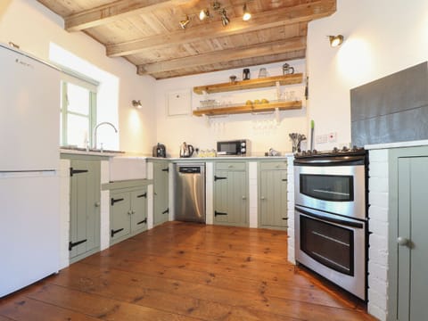 Fridge, dishwasher, electric kettle, toaster