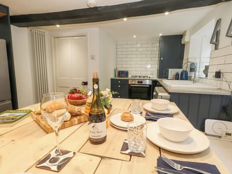 Fridge, dishwasher, electric kettle, toaster