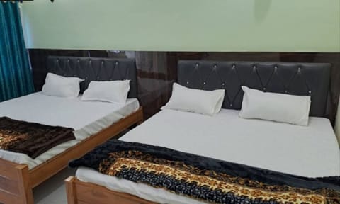 Quadruple Room | WiFi (free), bed sheets