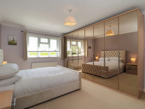 4 bedrooms, individually decorated, individually furnished, free WiFi