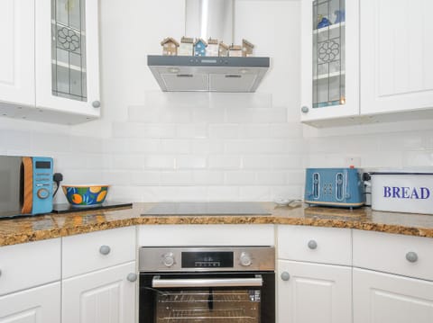 Cookware/dishes/utensils