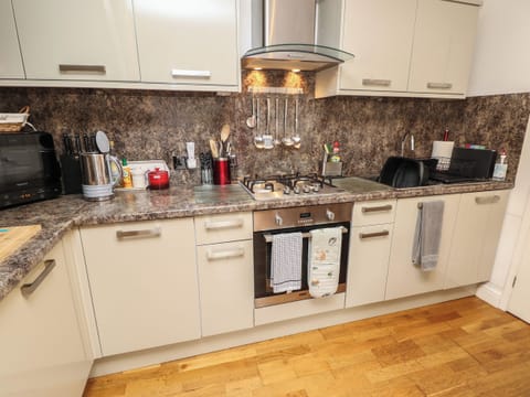 Fridge, dishwasher, electric kettle, toaster