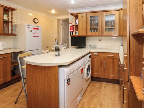 Fridge, dishwasher, electric kettle, toaster