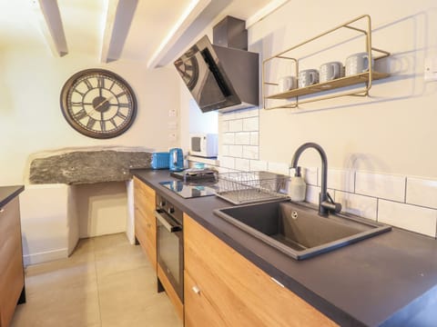 Fridge, dishwasher, electric kettle, toaster