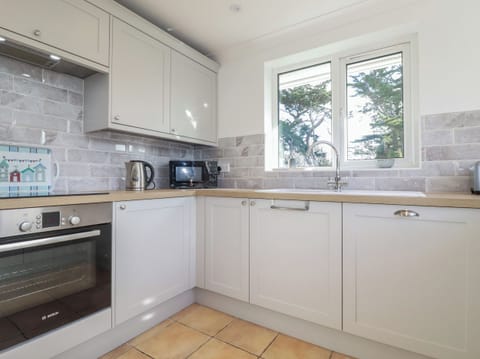 Fridge, dishwasher, electric kettle, toaster